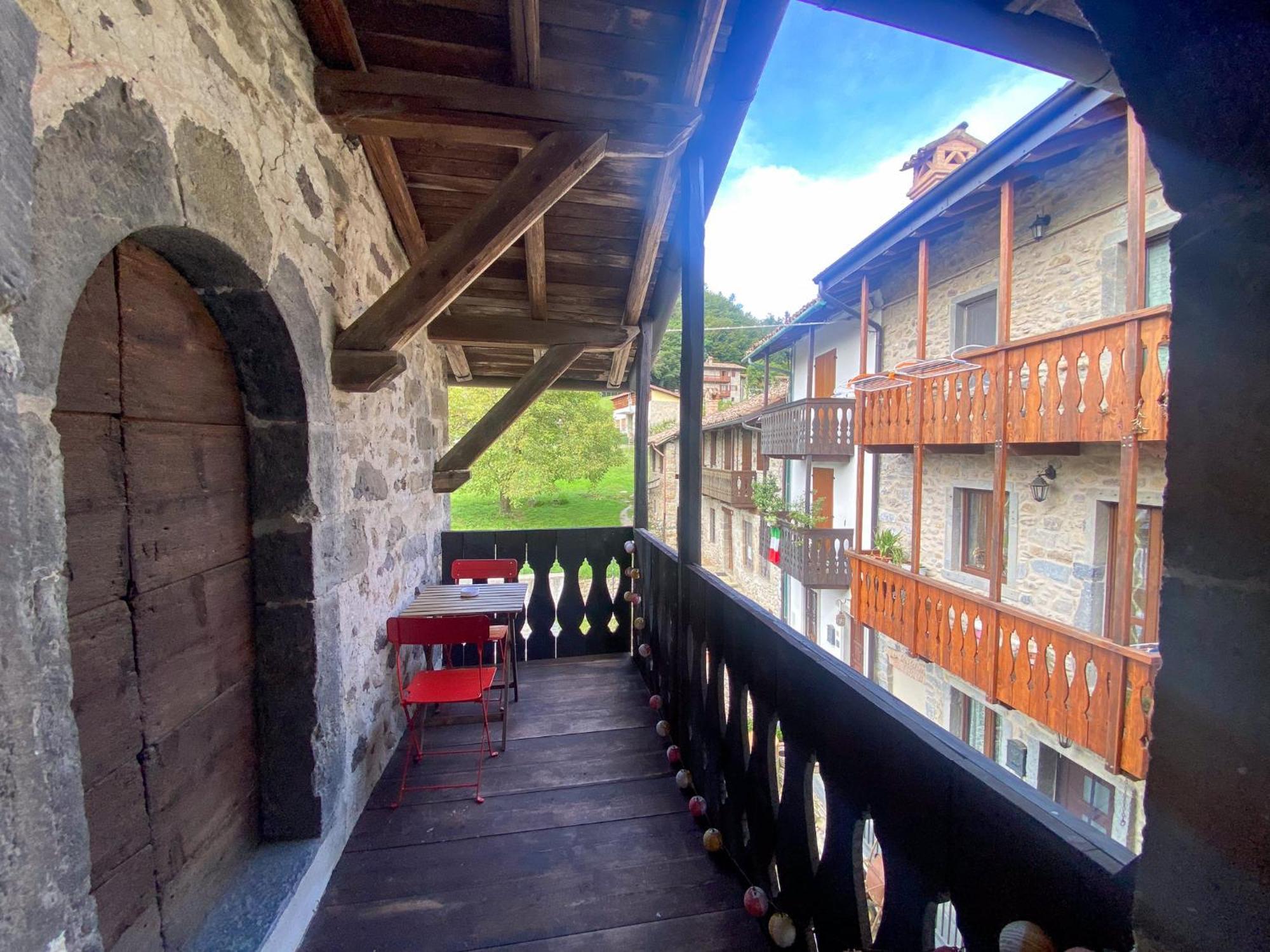 Casa Vacanze Di Arlecchino 圣焦万尼比亚恩科 外观 照片